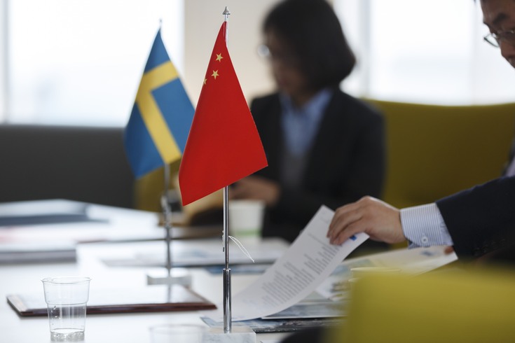 Kinesisk och svensk flagga